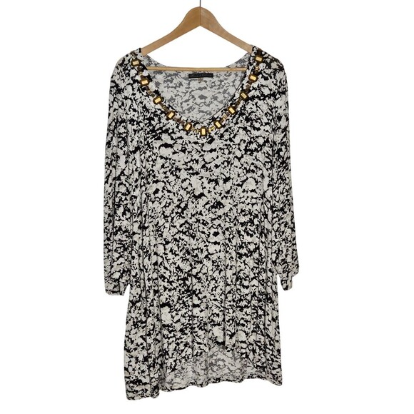 Rose and Olive Women's size 1X Metallic Bead Neckline Tunic Graphic Black/White - Picture 1 of 14